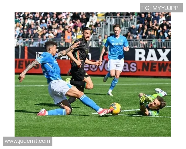 足球明星在各项数据中表现最差的那些令人意外的球员分析与解读