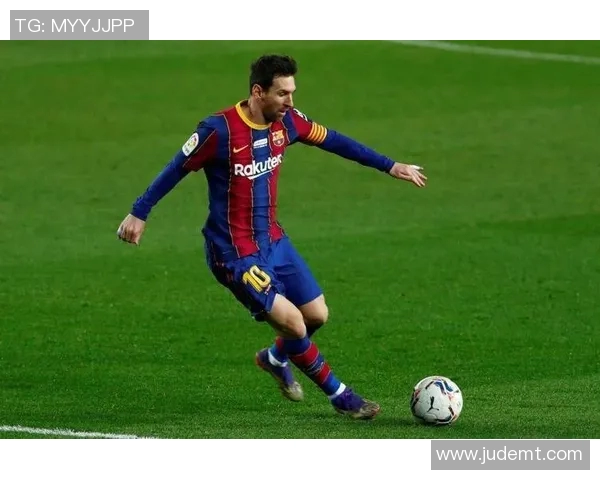 足球明星的精彩瞬间与照片分享让我们一起领略他们的风采与魅力